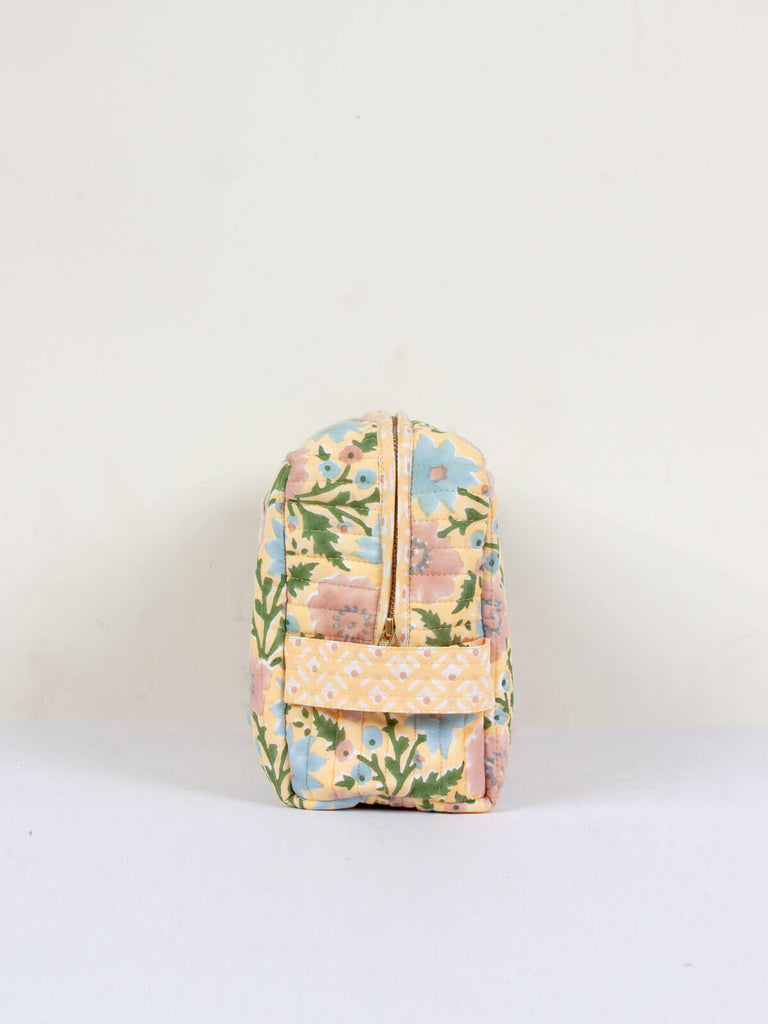 Handy carry handle on the side of the Floribunda quilted washbag