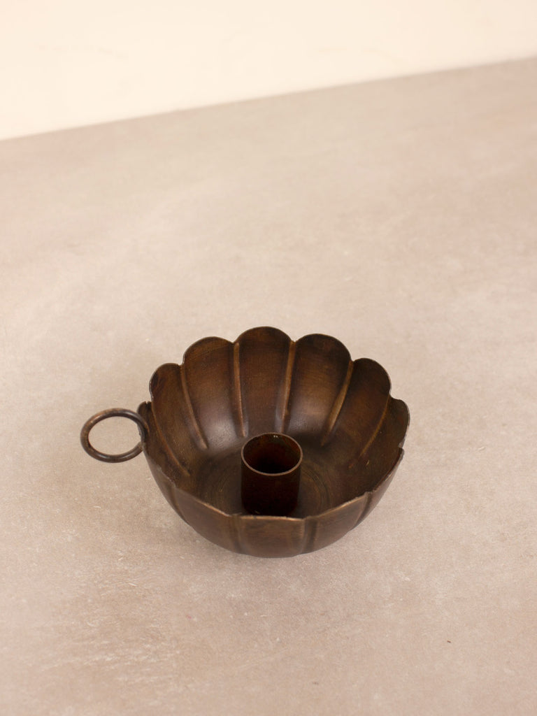 Shell like Scallop candle holder with finger hold