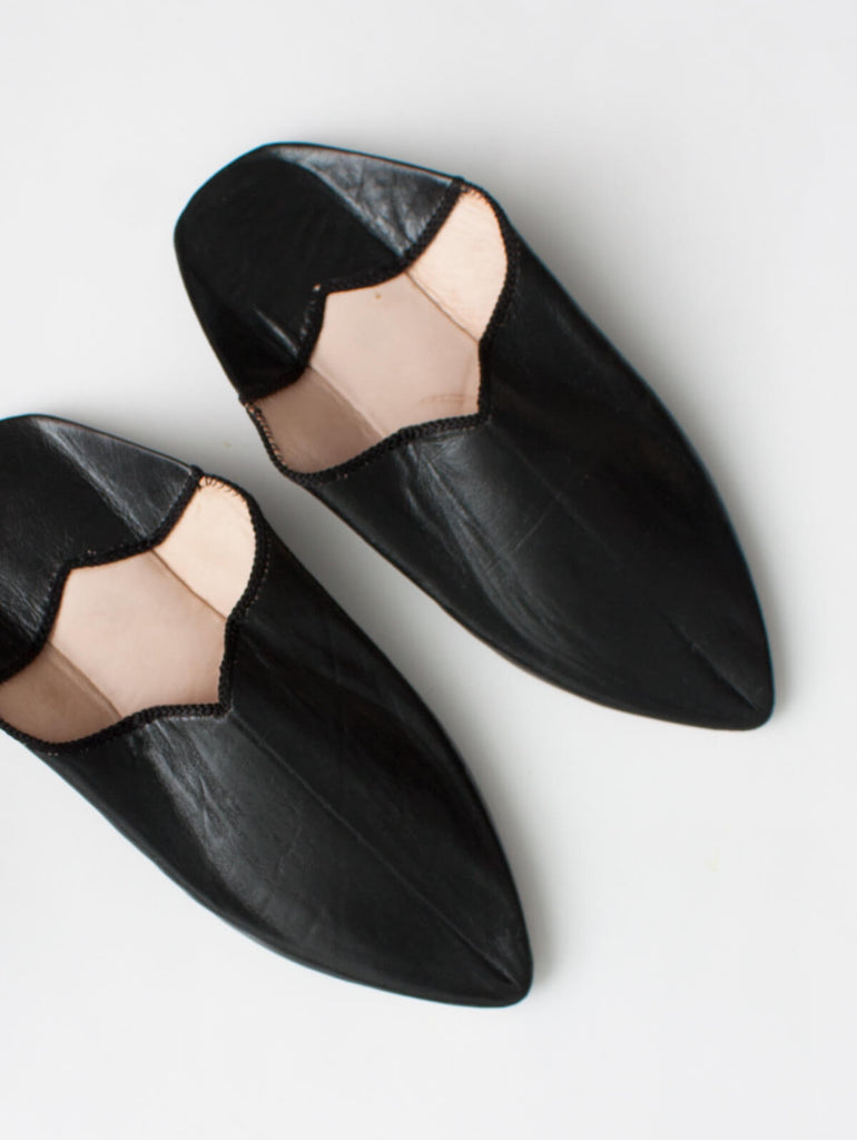 Moroccan Plain Pointed Babouche Slippers, Black - Bohemia Design