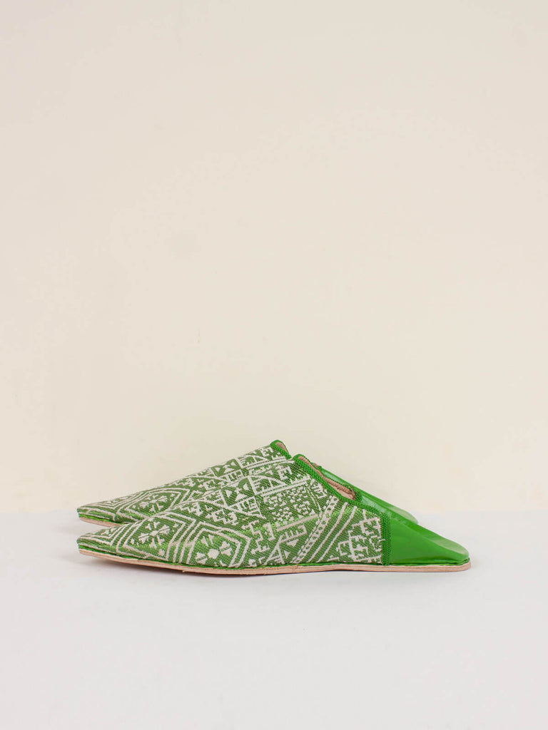 Side view of the Moroccan Jacquard Pointed Babouche Slippers, Green