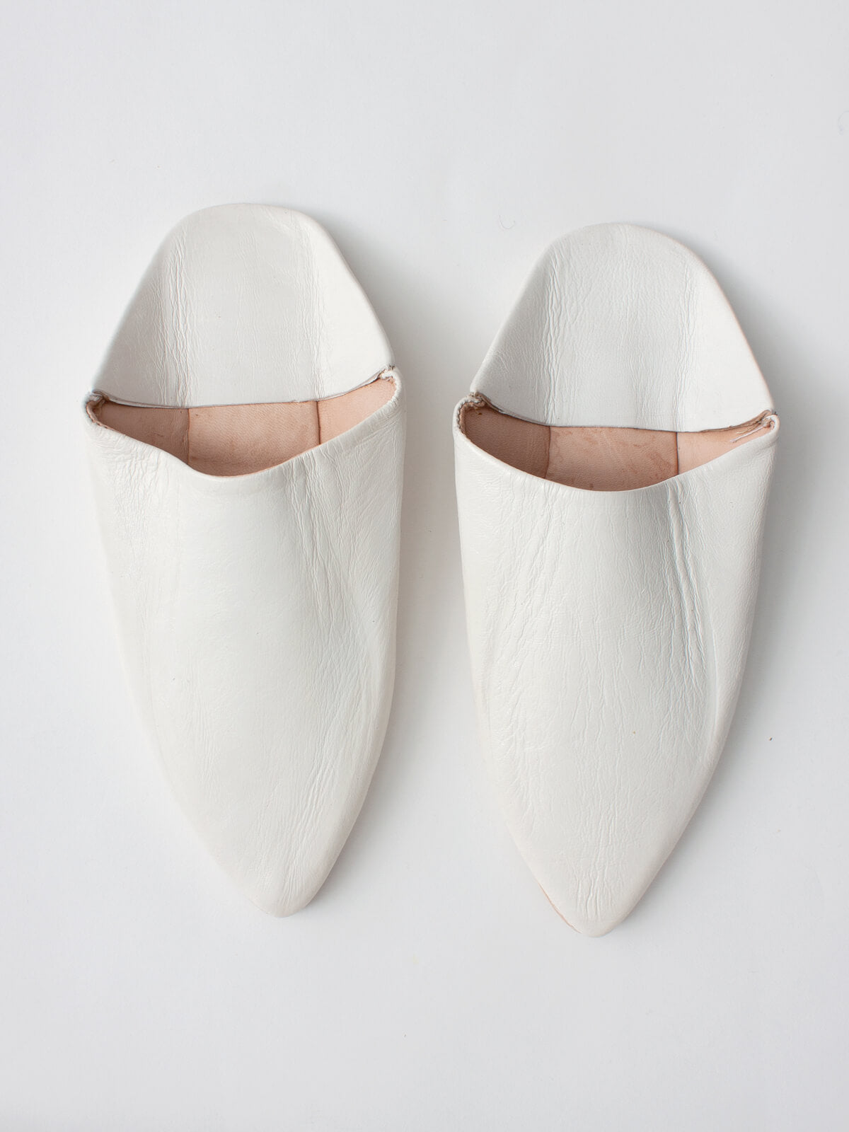 Moroccan Classic Pointed Babouche Slippers, Antique White