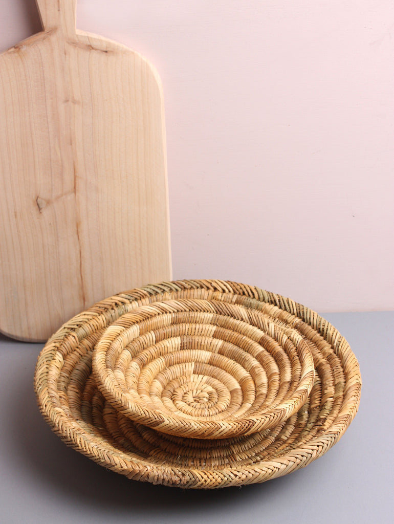 Bohemia Design handmade Moroccan reed plates with chopping board