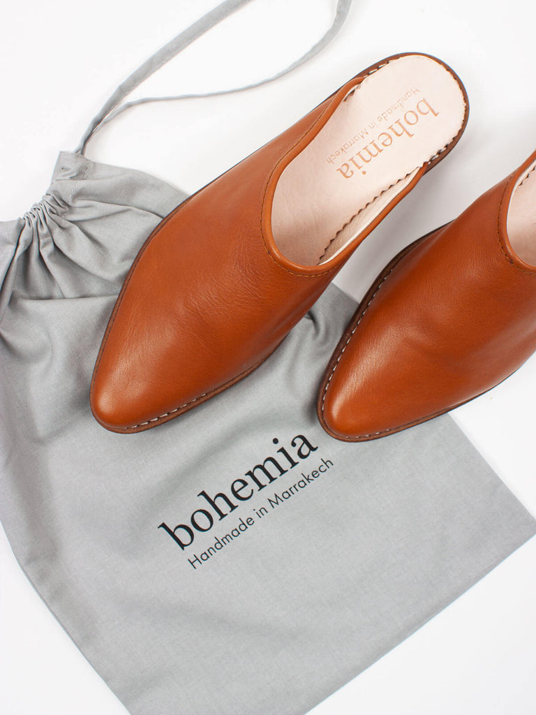 Bohemia-leather-mules-tan-with-drawstring-cotton-dustbag